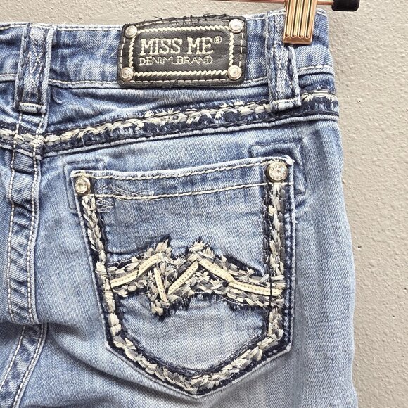 Miss Me Jeans Womens 28 Light Wash Bootcut Embroidered Back Distressed JE1205BL - Picture 6 of 16